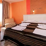 Family Paros 3*