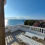 Family Paros Hotel 3*