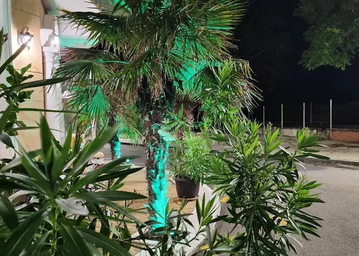 Family Paros ホテル 3*