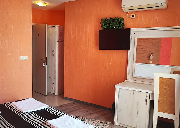 Family Paros ホテル ポモリエ