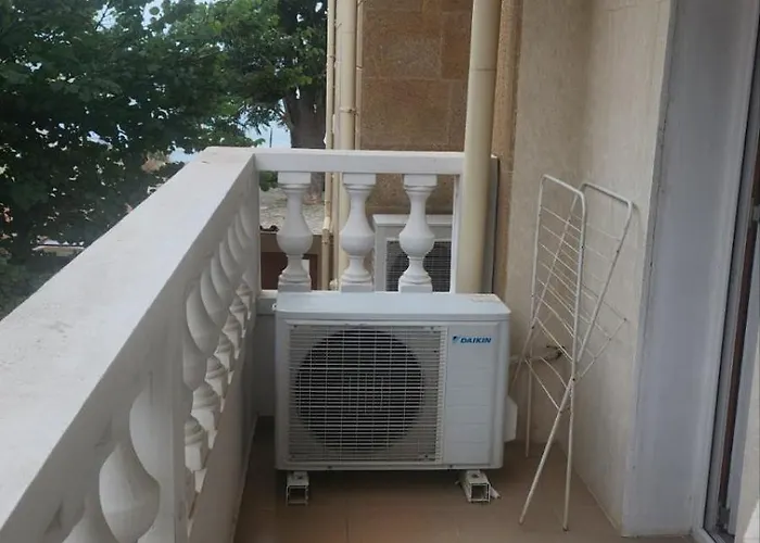 Family Paros ホテル ポモリエ