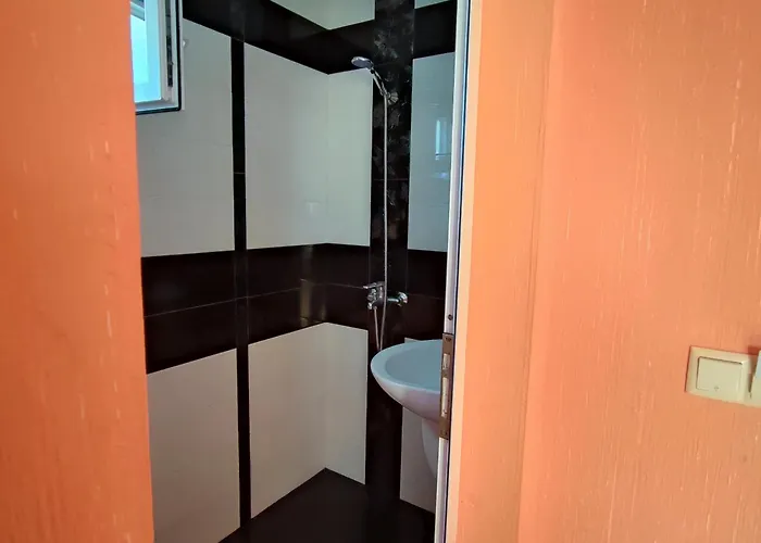 Family Paros ポモリエ