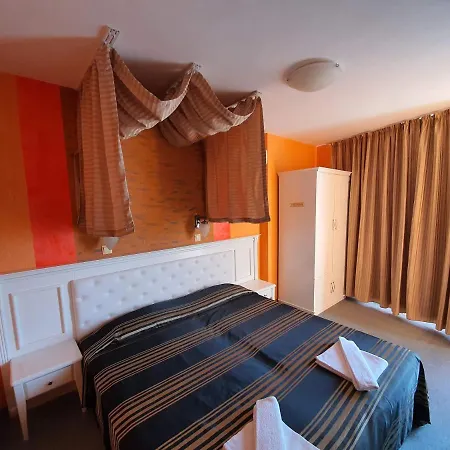Family Paros 3* Поморие