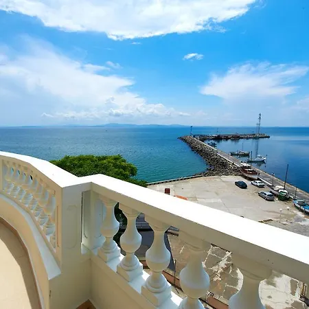 Hotel Family Paros 3*