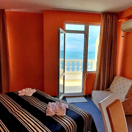 Family Paros 3* Поморие