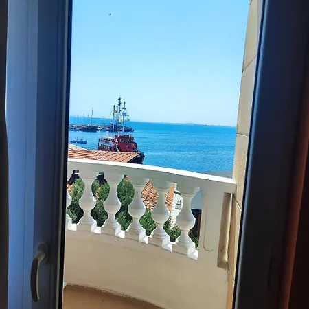 Family Paros 3*