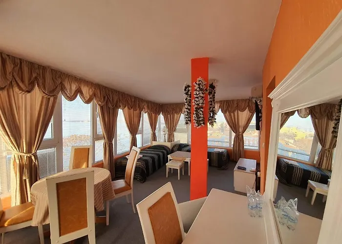 Family Paros Hotel 3*