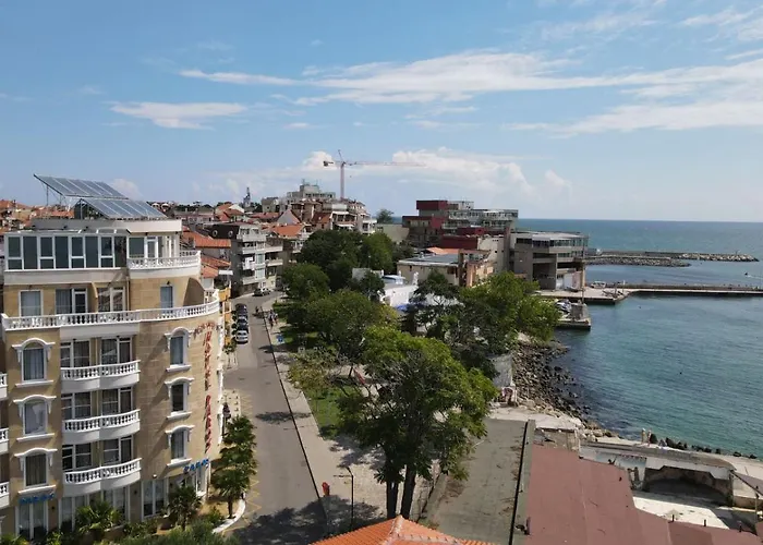 Family Paros Hotel 3*