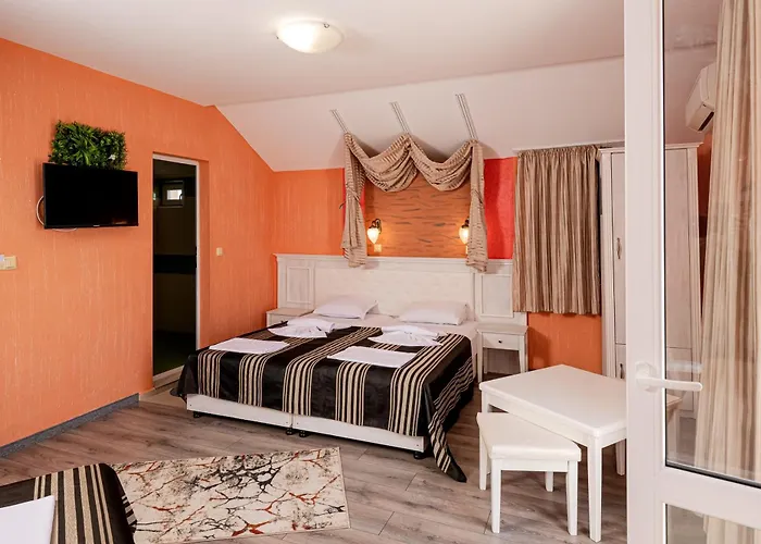 Family Paros 3* Pomorie