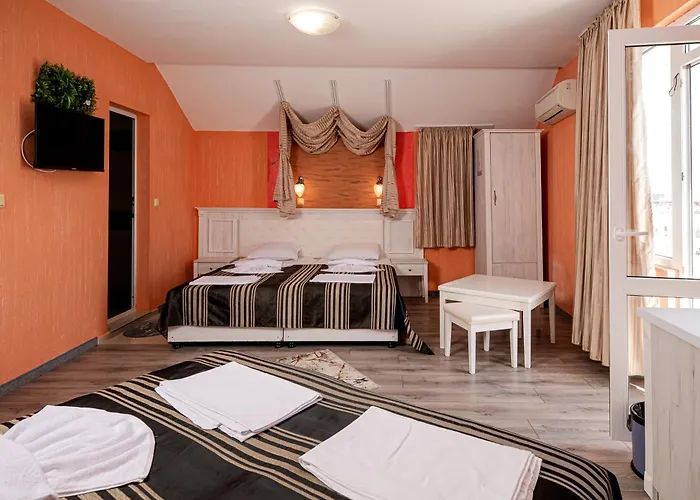 Family Paros Hotel 3*