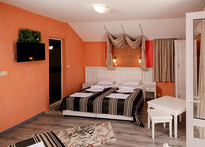 Family Paros Hotel 3*