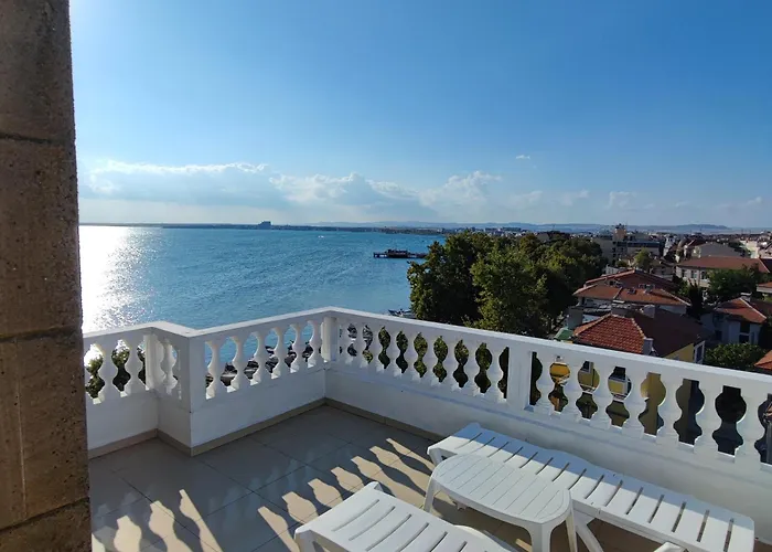 Family Paros Hotel 3*