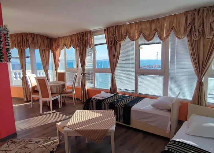 Family Paros 3* Pomorie